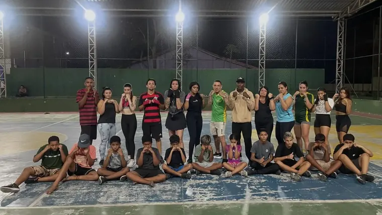 Selfie dos atletas do projeto social de boxe